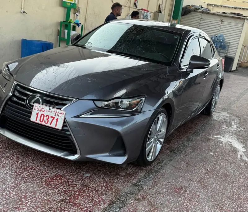 2018 Lexus IS in Dubai