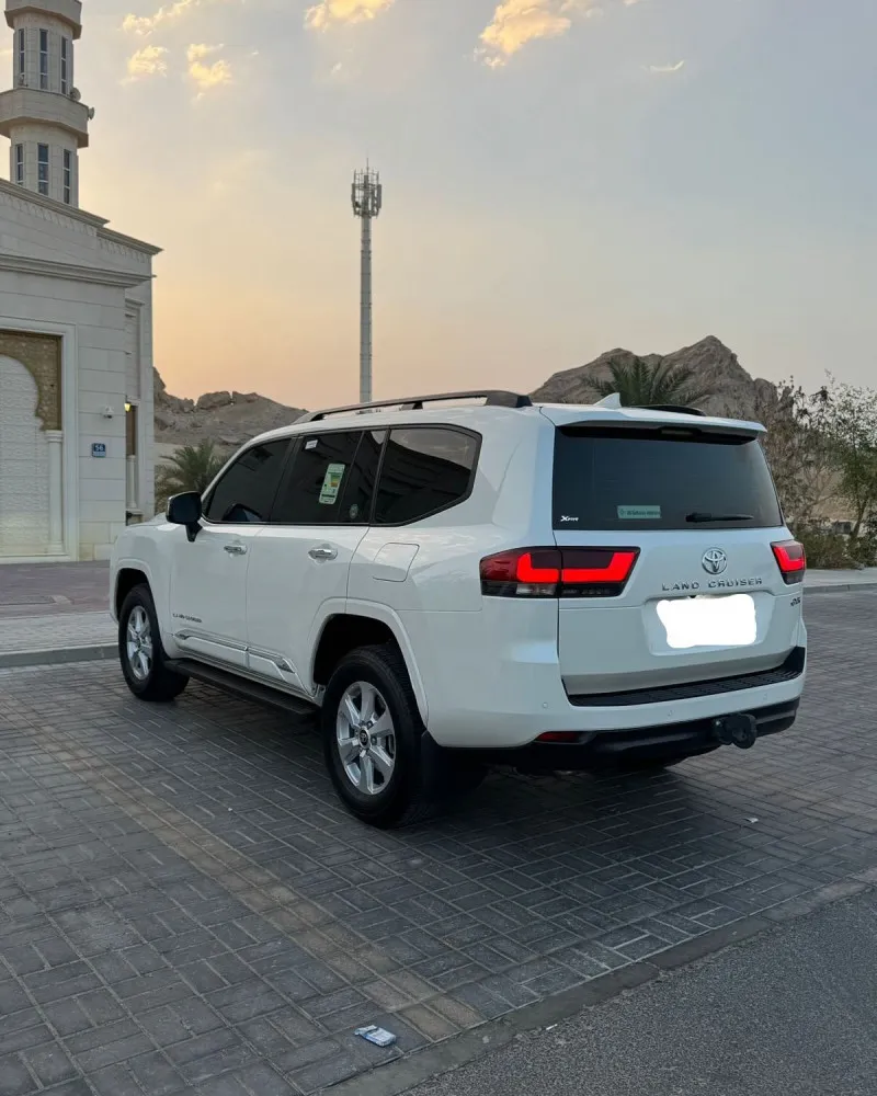2024 تويوتا لاند كروزر in Dubai