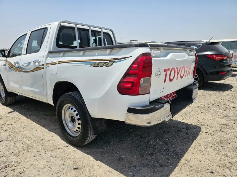 2017 Toyota Hilux in Dubai