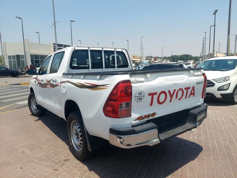 2019 تويوتا هايلوكس in Dubai