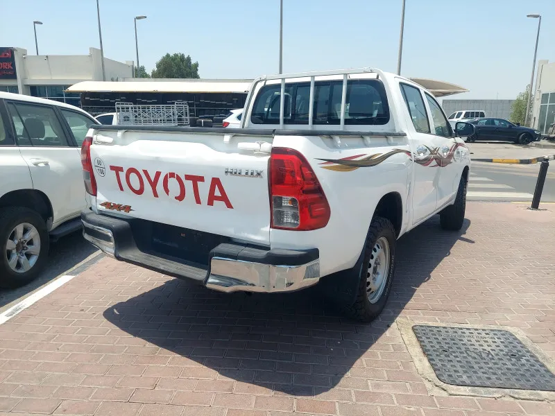 2019 تويوتا هايلوكس in Dubai