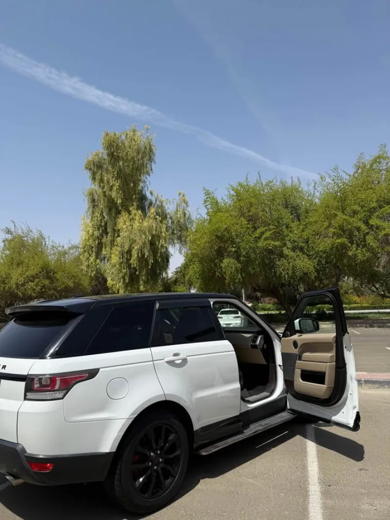 2015 Land Rover Range Rover Sport in Dubai