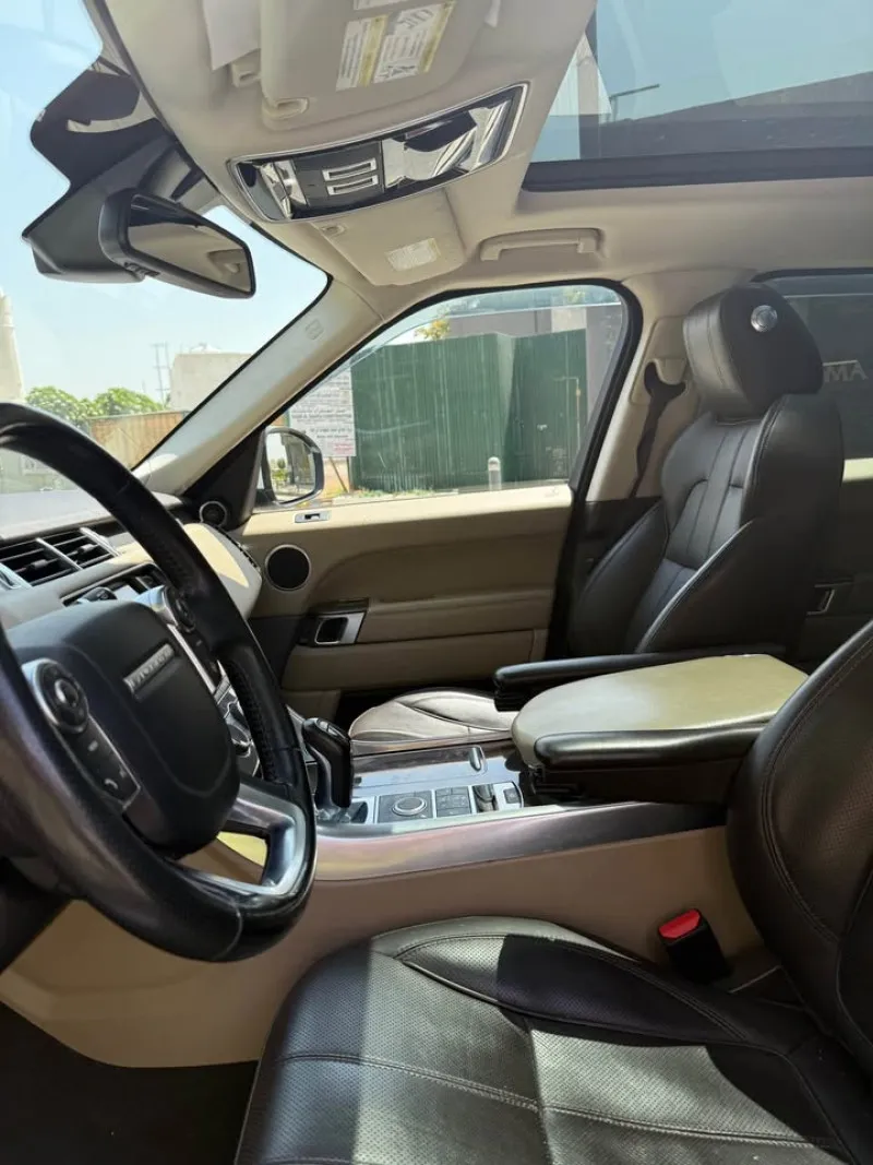 2015 Land Rover Range Rover Sport in Dubai