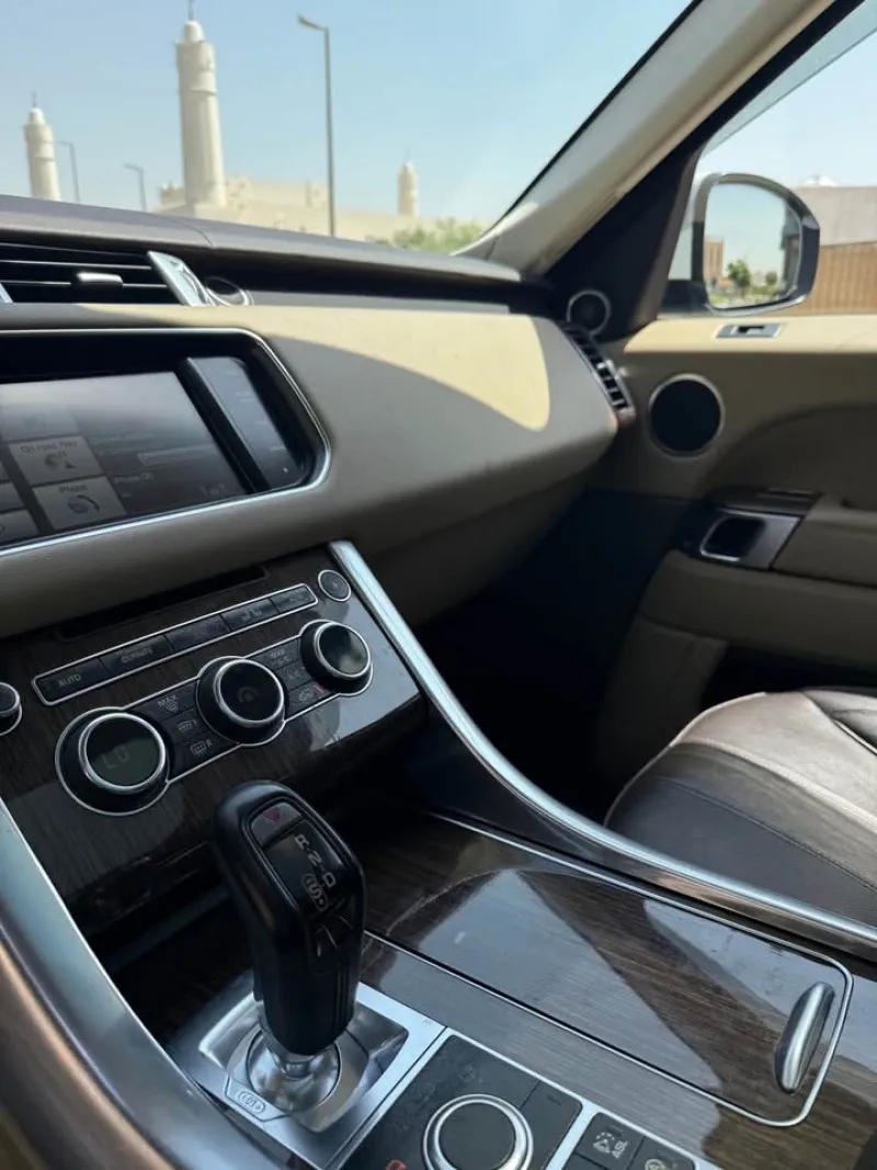 2015 Land Rover Range Rover Sport in Dubai