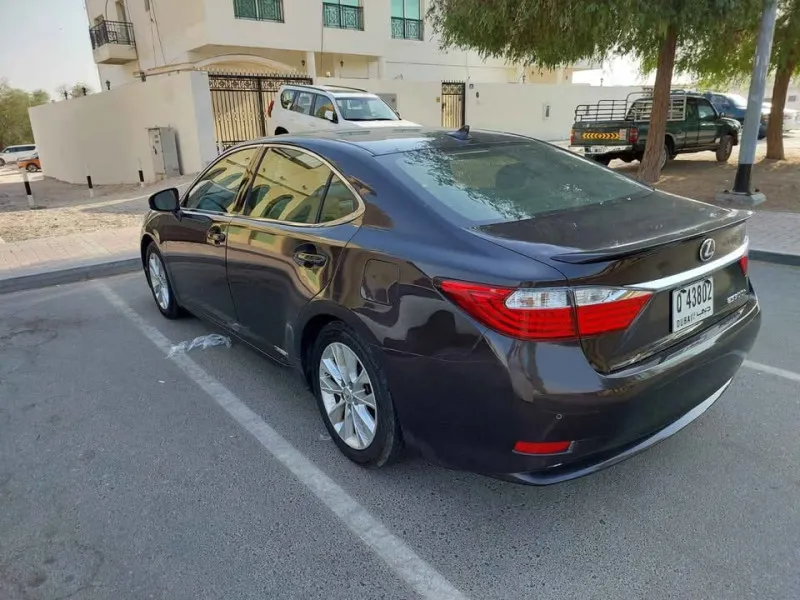 2014 Lexus ES in Dubai