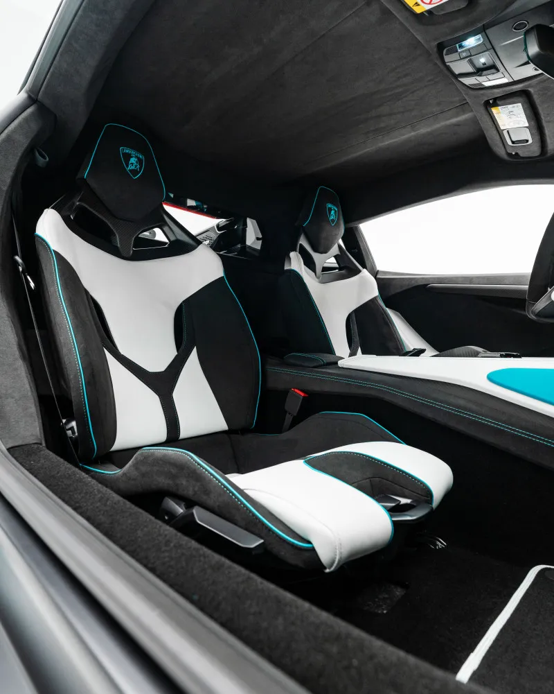 2025 Lamborghini Revuelto in Dubai