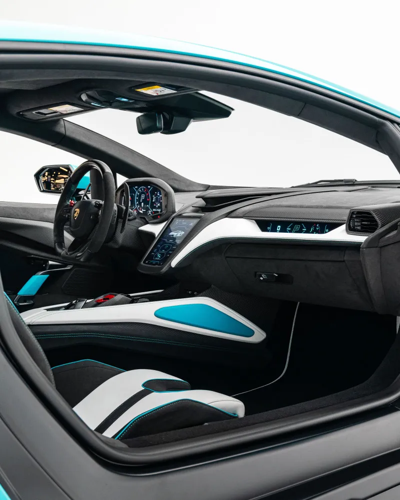 2025 Lamborghini Revuelto in Dubai
