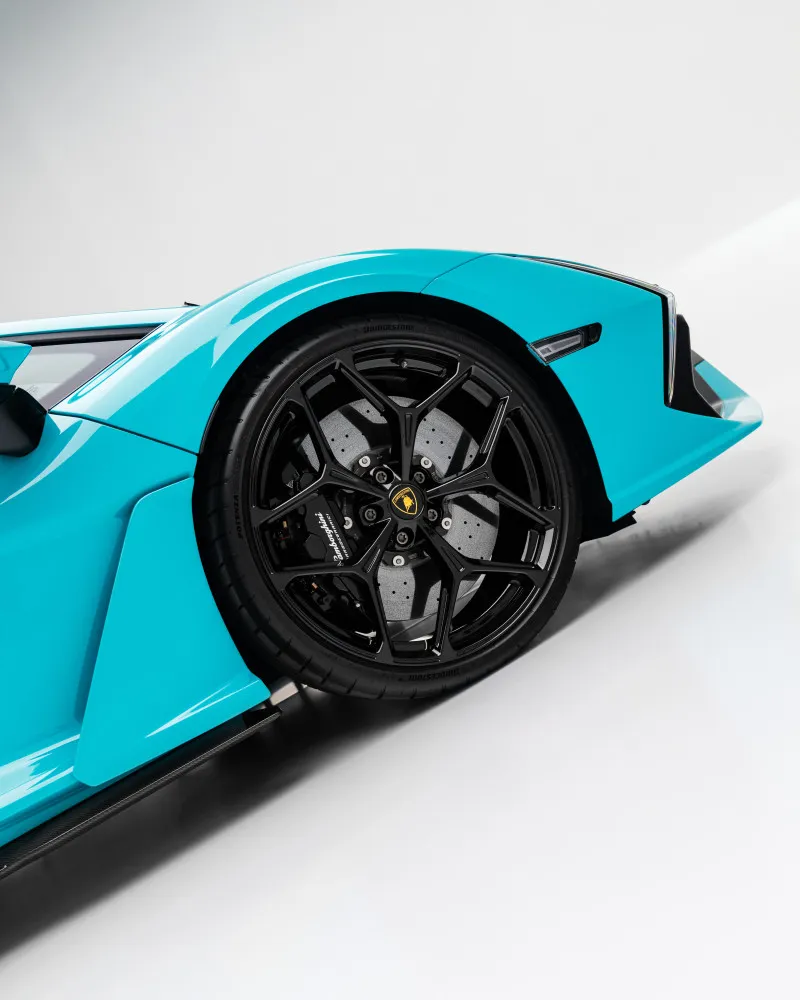 2025 Lamborghini Revuelto in Dubai