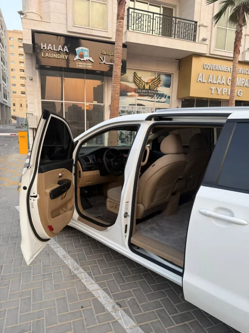 2015 كيا سيدونا in Dubai