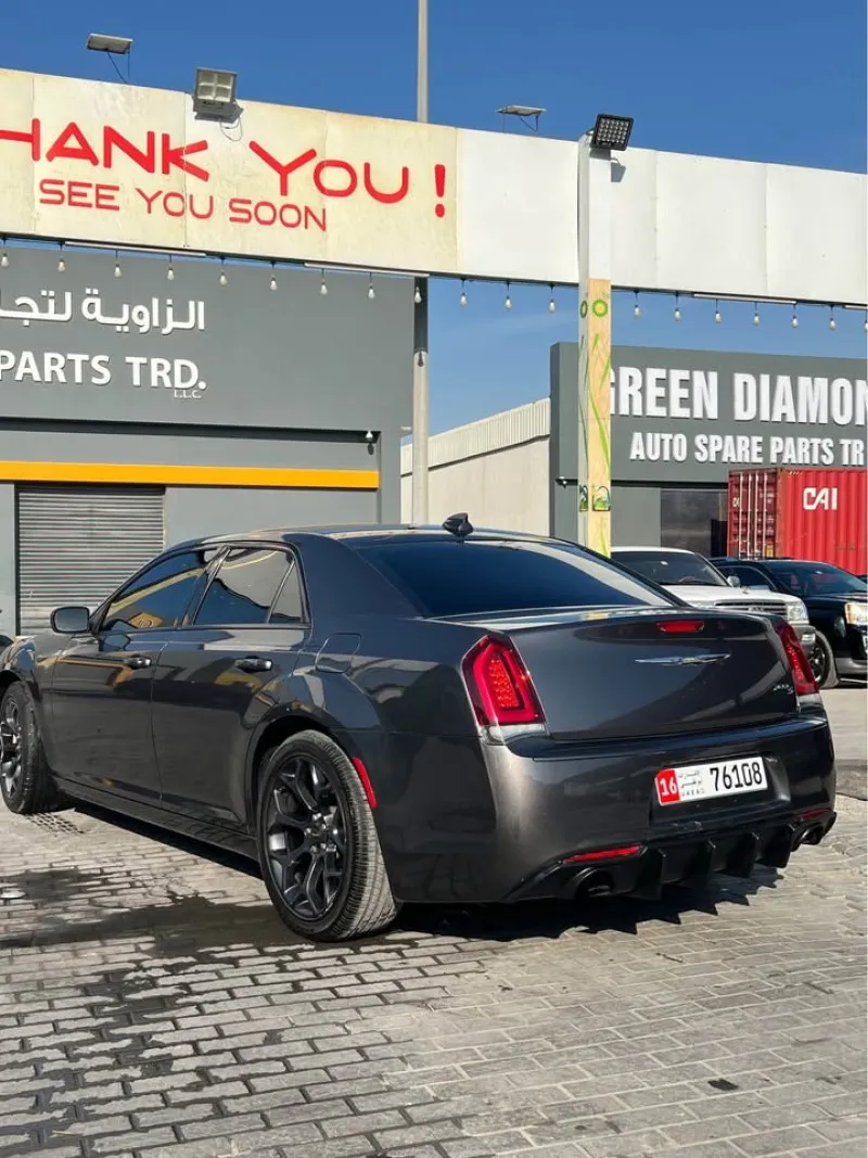 2019 Chrysler 300 in Dubai