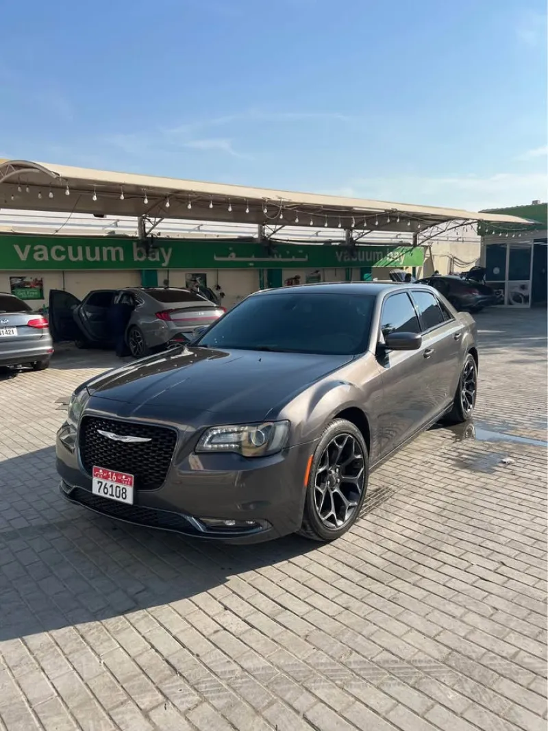 2019 Chrysler 300 in Dubai