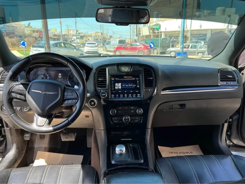 2019 Chrysler 300 in Dubai