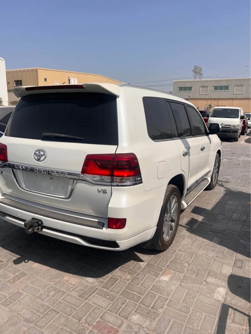 2017 Toyota Land Cruiser in Dubai