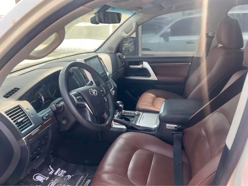 2017 Toyota Land Cruiser in Dubai
