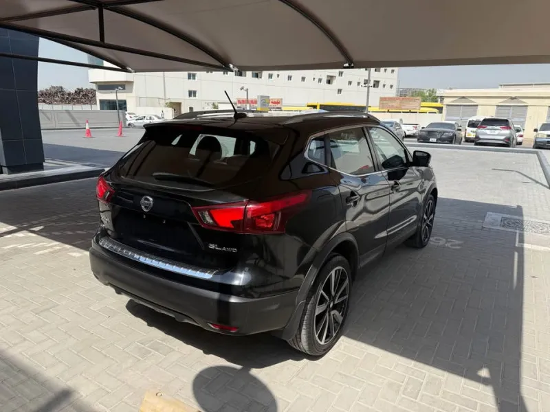 2017 نيسان روج in Dubai