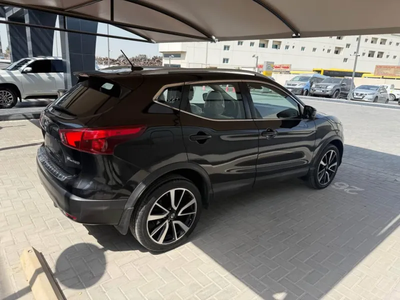 2017 نيسان روج in Dubai