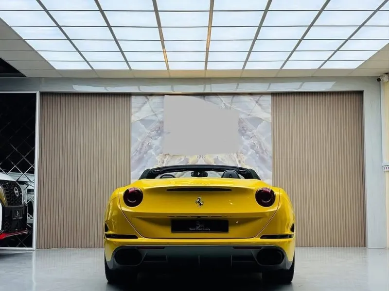2017 Ferrari California in Dubai