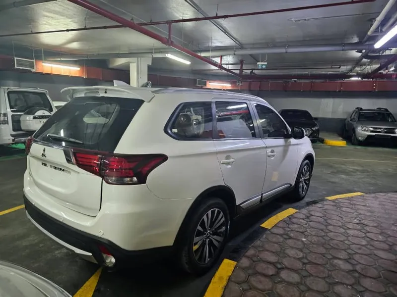 2023 Mitsubishi Outlander in Dubai
