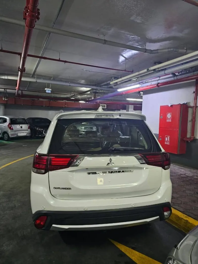 2023 Mitsubishi Outlander in Dubai