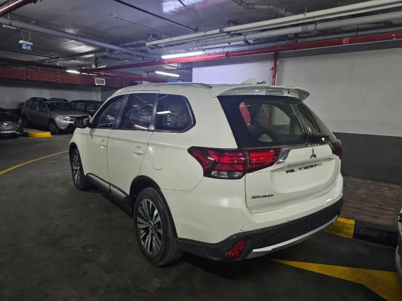 2023 Mitsubishi Outlander in Dubai