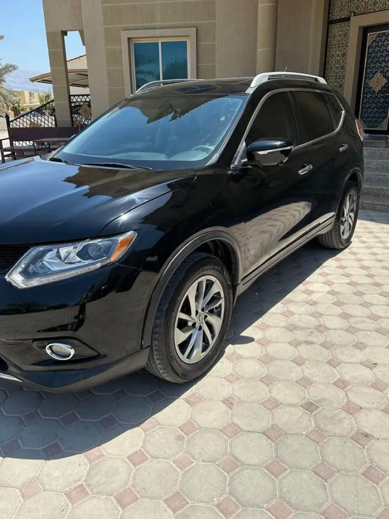 2016 Nissan Rogue in Dubai