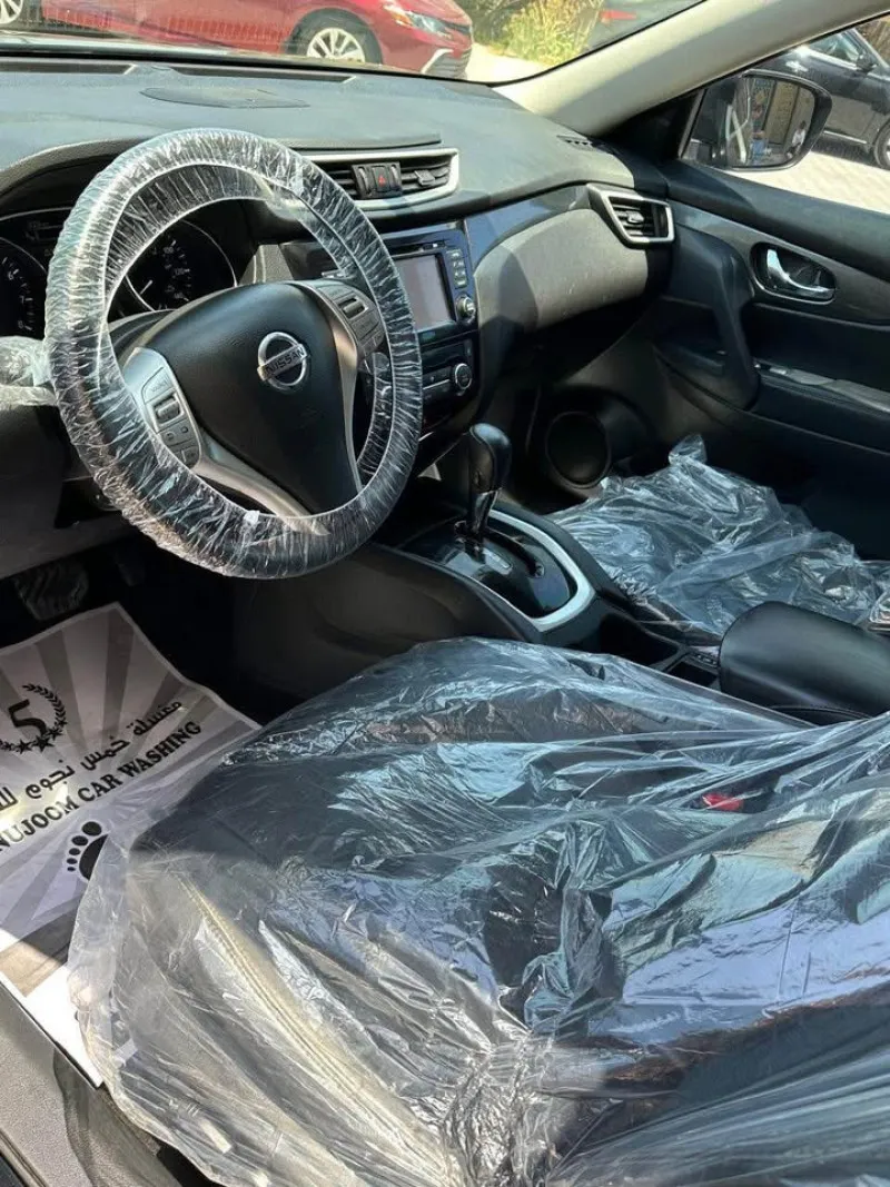2016 Nissan Rogue in Dubai