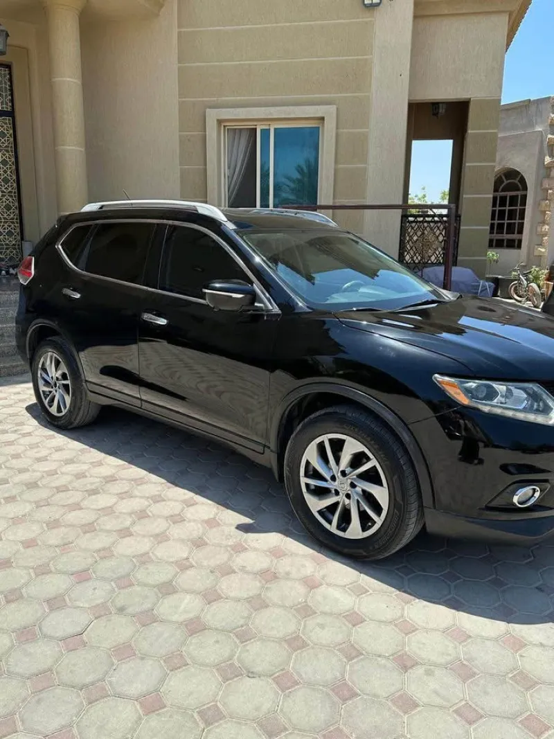 2016 Nissan Rogue in Dubai