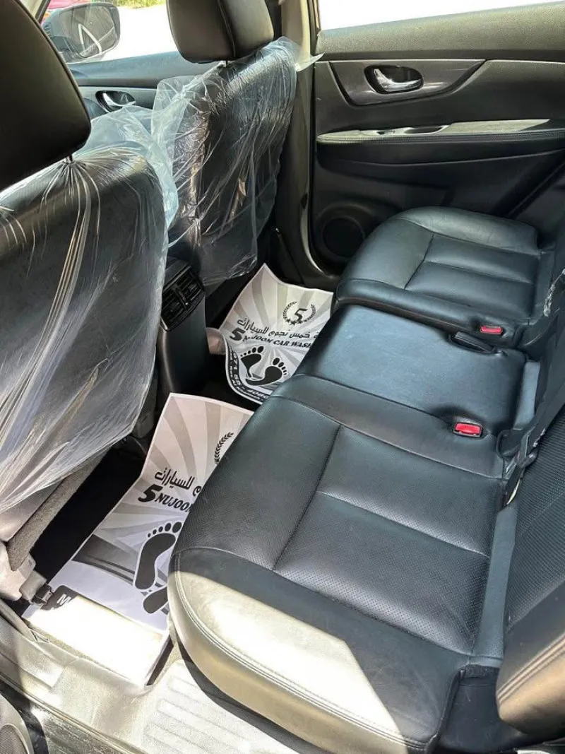 2016 Nissan Rogue in Dubai