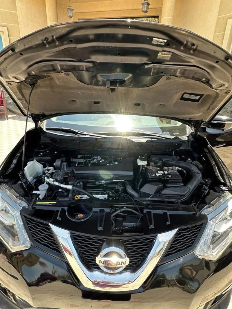 2016 Nissan Rogue in Dubai
