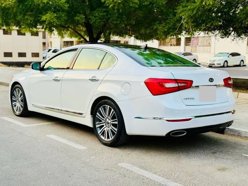 2015 Kia Cadenza in Dubai