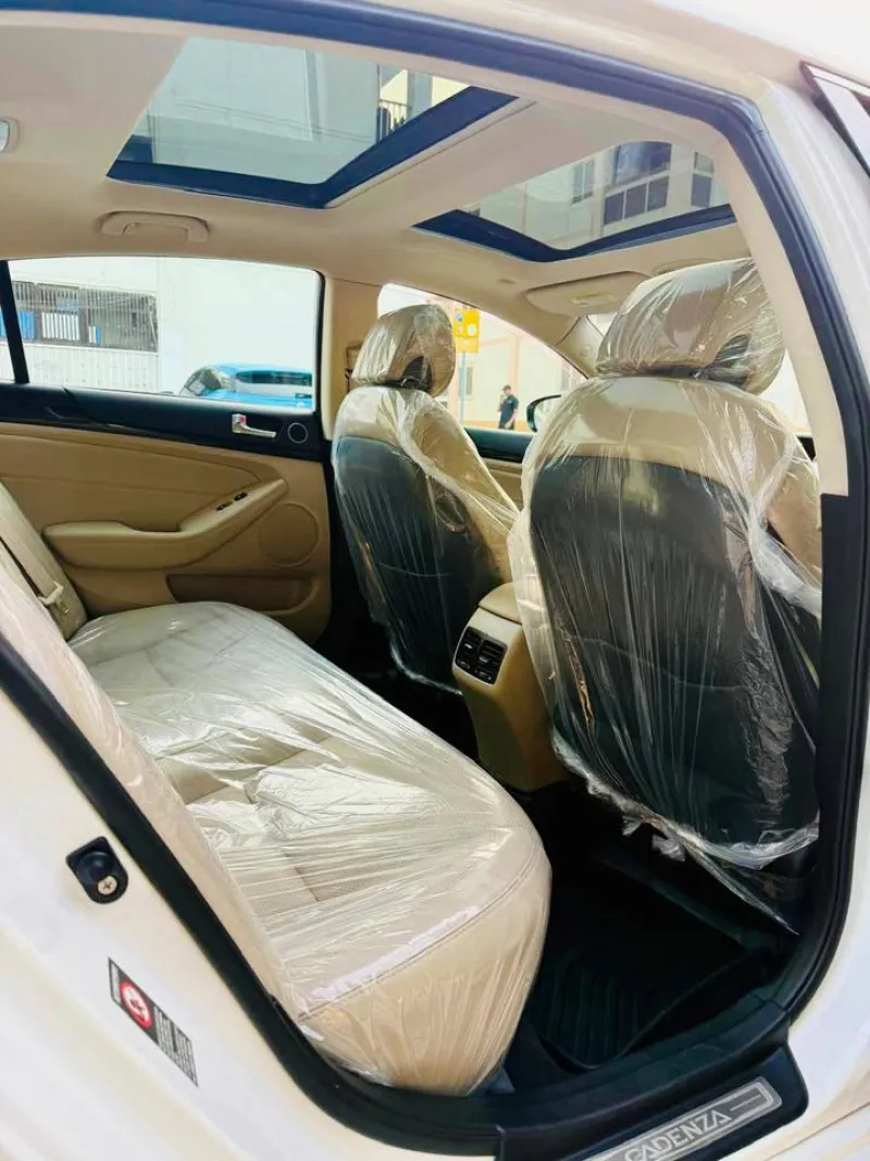 2015 Kia Cadenza in Dubai