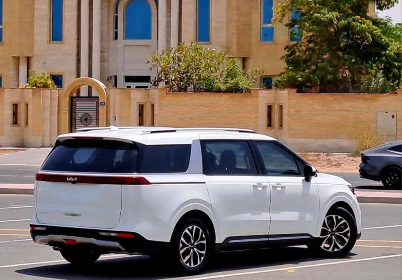 2022 Kia Carnival in Dubai