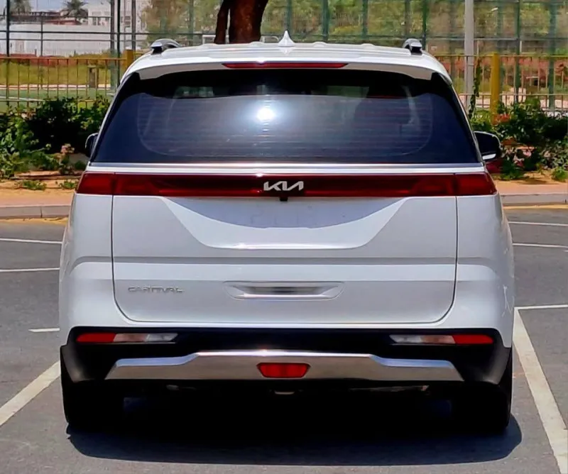 2022 Kia Carnival in Dubai