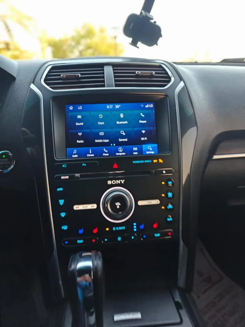 2017 Ford Explorer in Dubai