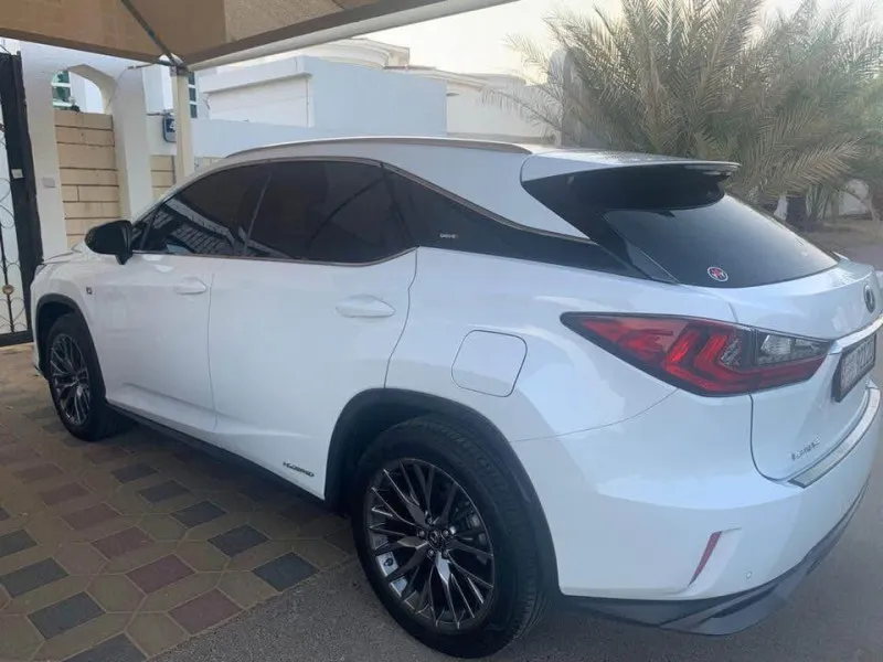 2019 لكزس ار اكس 350 in Dubai