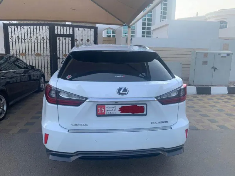 2019 لكزس ار اكس 350 in Dubai