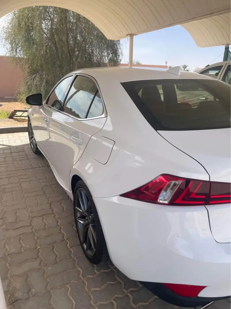 2016 Lexus IS in Dubai