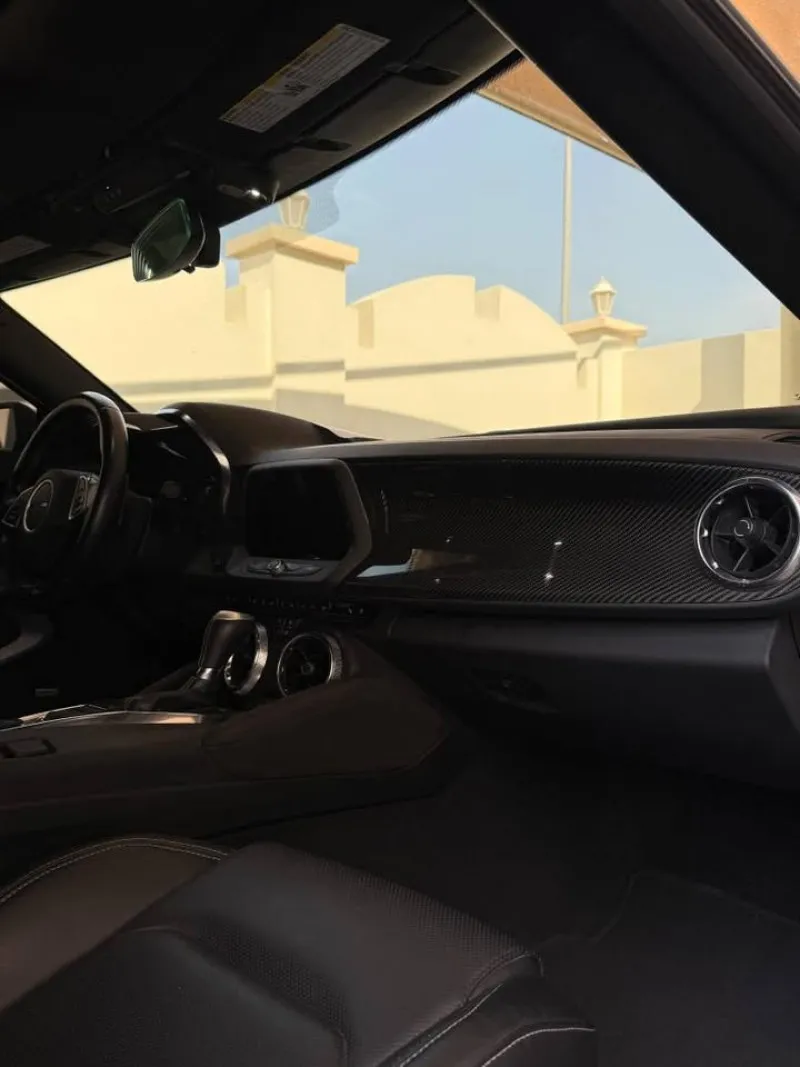 2023 شيفروليه كامارو in Dubai