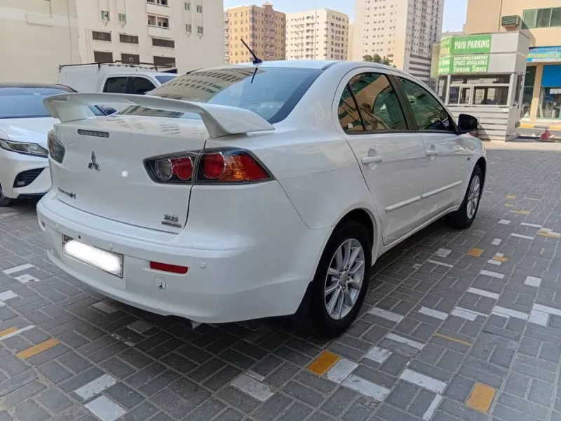 2015 ميتسوبيشي لانسر in Dubai