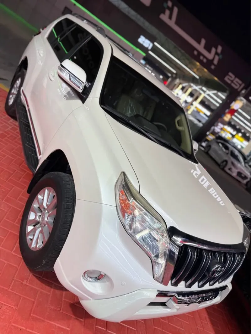 2015 Toyota Prado in Dubai