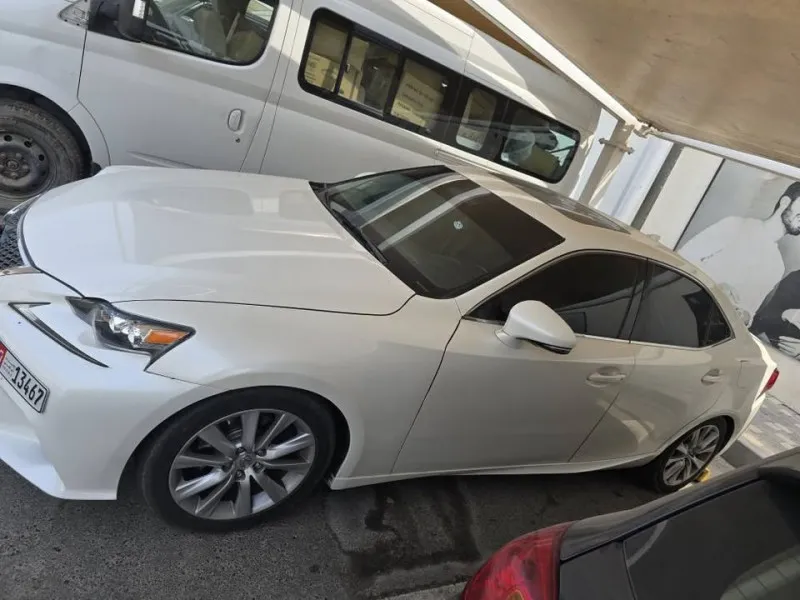 2015 لكزس أي أس ٢٥٠ in Dubai
