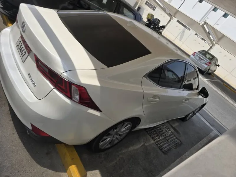 2015 لكزس أي أس ٢٥٠ in Dubai