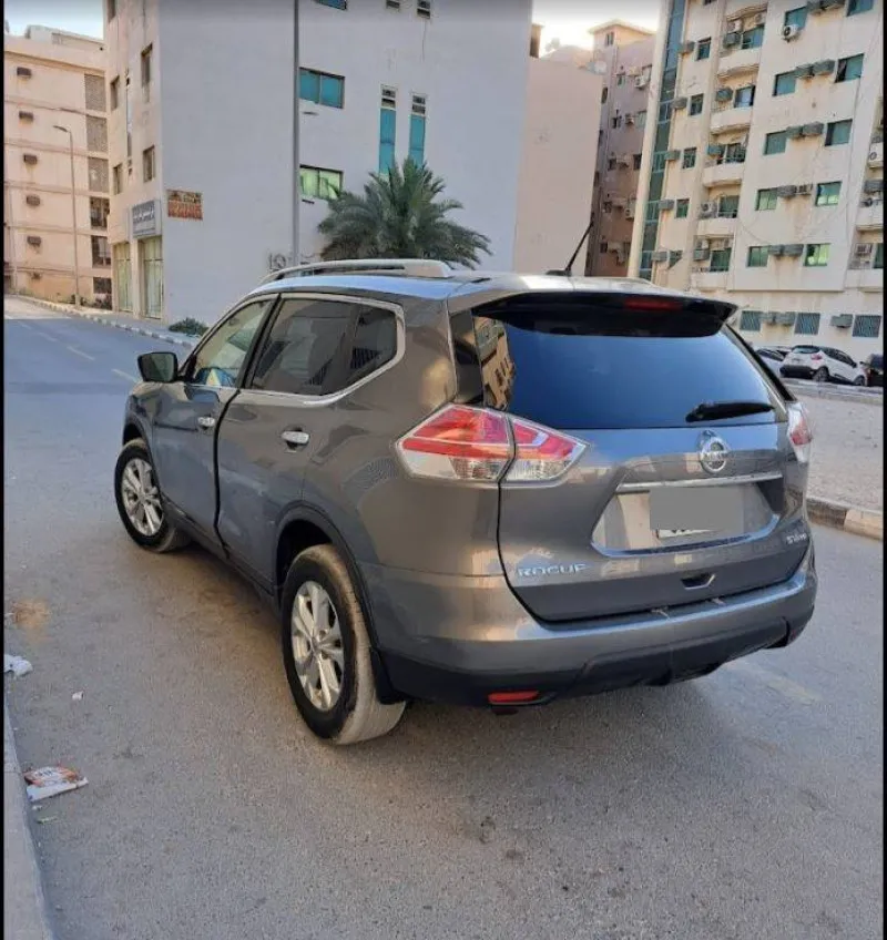 2016 Nissan Rogue in Dubai