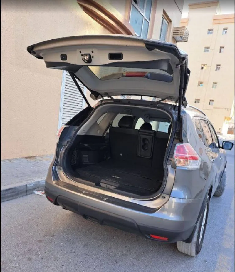 2016 Nissan Rogue in Dubai
