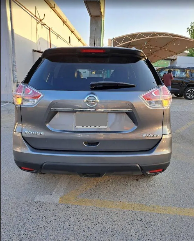 2016 Nissan Rogue in Dubai