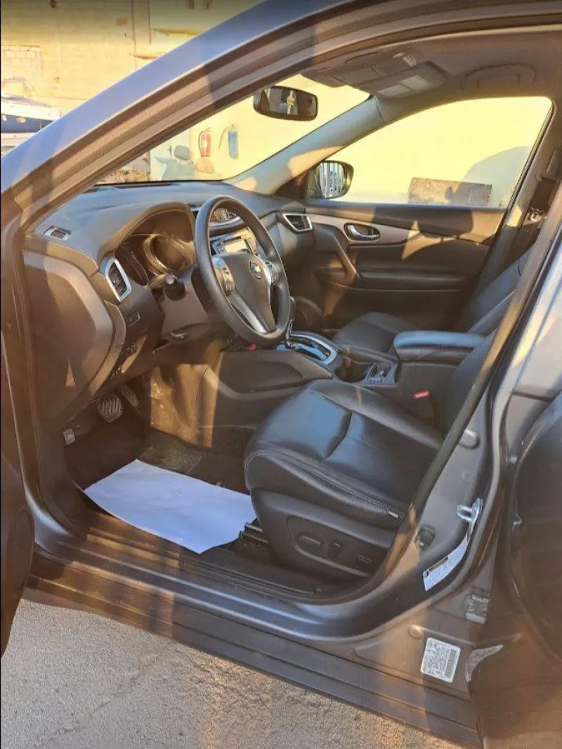 2016 Nissan Rogue in Dubai