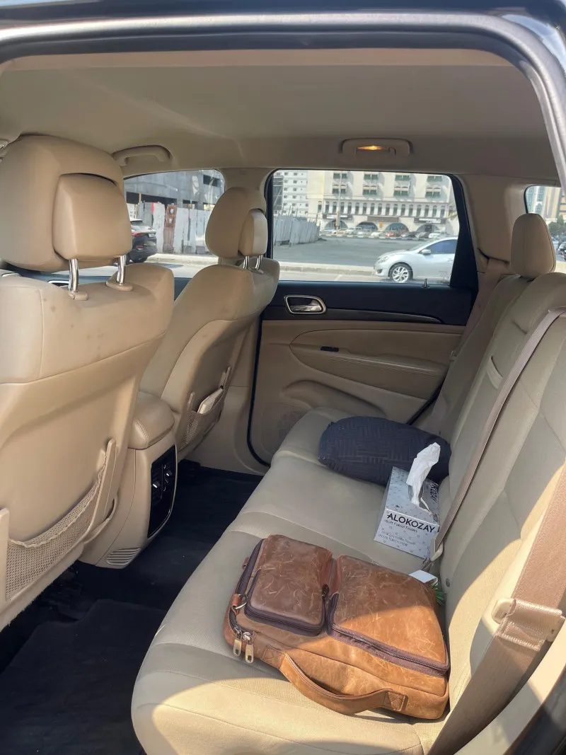 2015 Jeep Grand Cherokee in Dubai