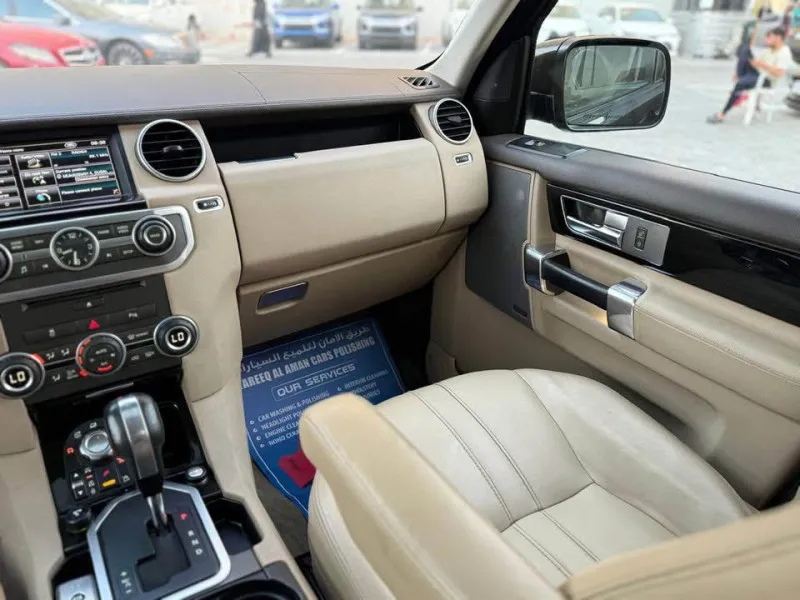 2013 Land Rover Discovery in Dubai