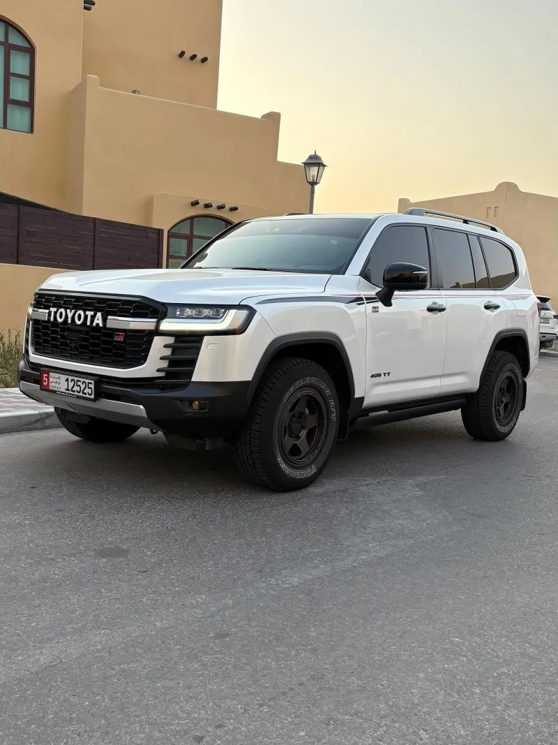 2023 تويوتا لاند كروزر in Dubai