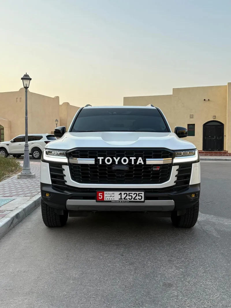 2023 تويوتا لاند كروزر in Dubai
